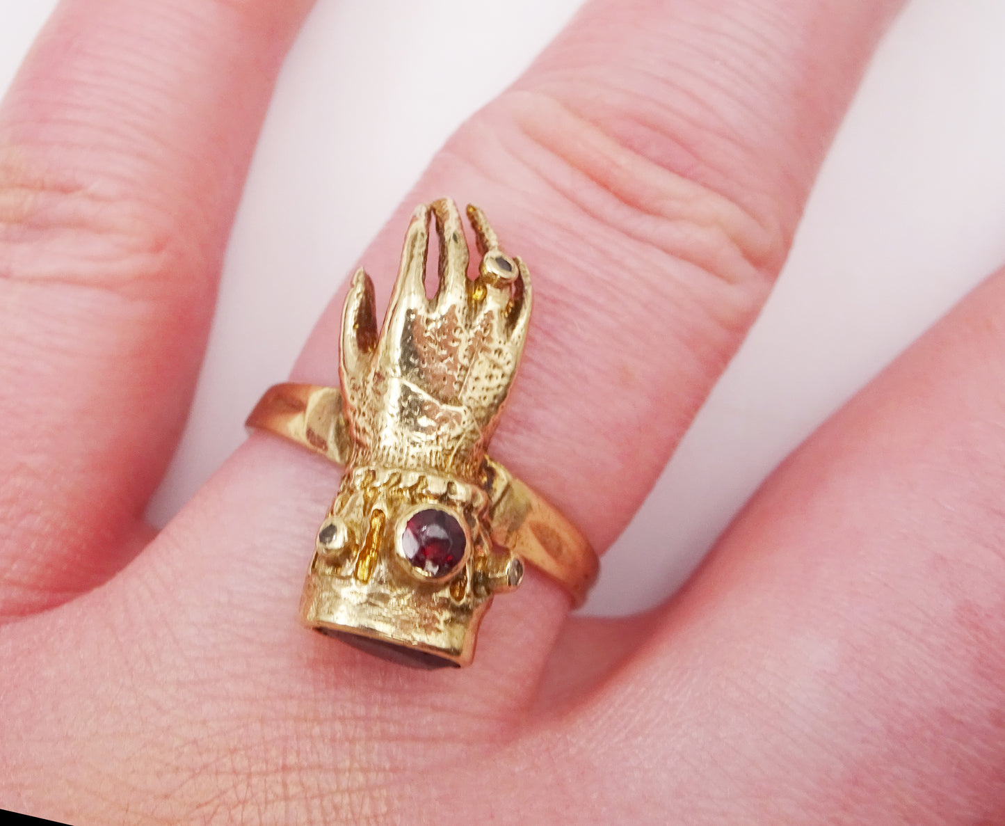 9ct Gold Diamond and Garnet Hand Ring