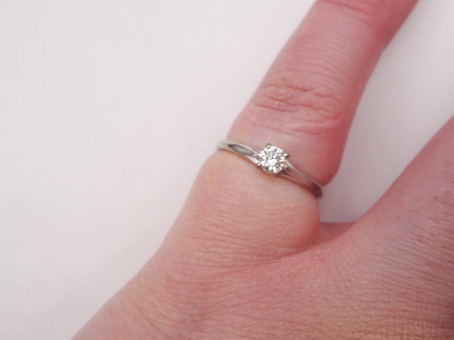 18ct White Gold Diamond Solitaire Ring