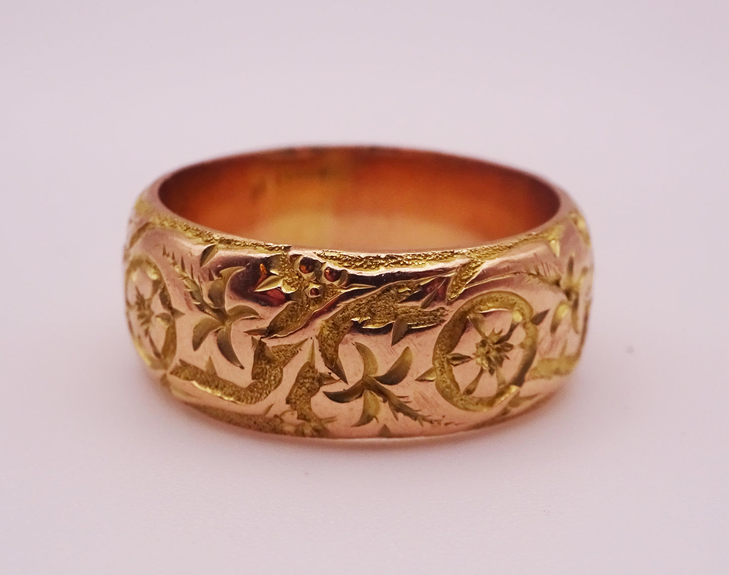 Early 20th Century 9ct Gold Engraved Floral Wedding Band Ring